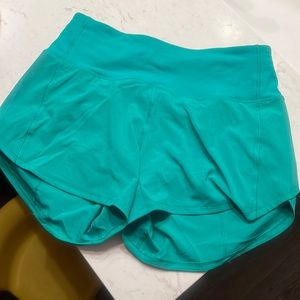 Lululemon Size 2 4’ midrise speedups